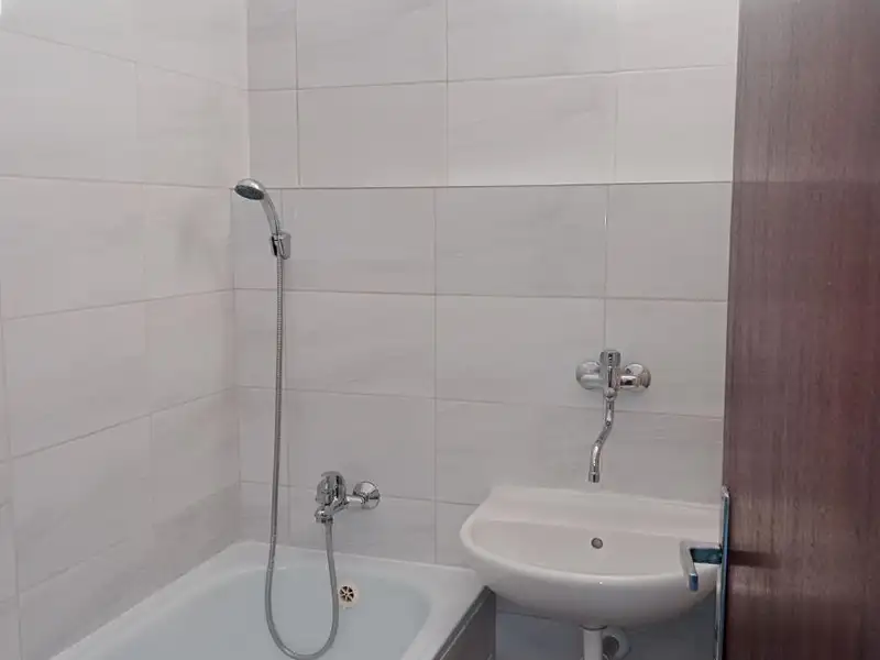 Pronájem bytu 1+kk 28 m², Kroměříž – náhled fotky 3