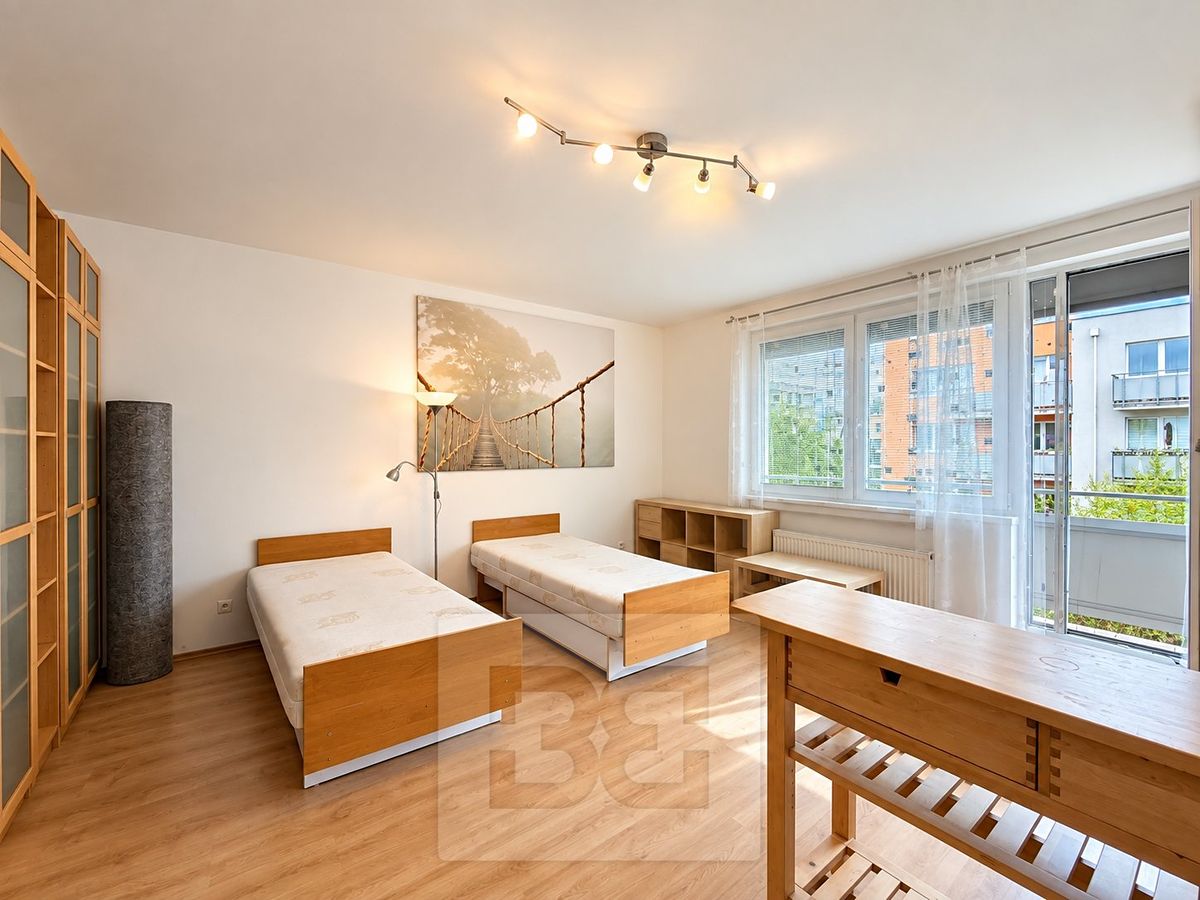 Pronájem bytu 1+kk 32 m² – fotografie 4