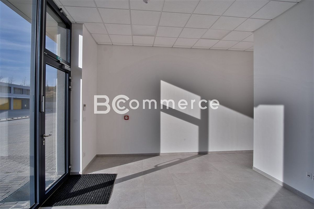 Pronájem skladového prostoru 340 m² – fotografie 3