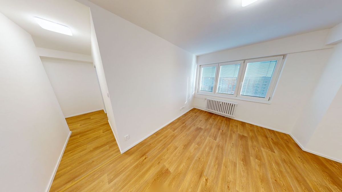 Pronájem bytu 2+kk 41 m² – fotografie 3