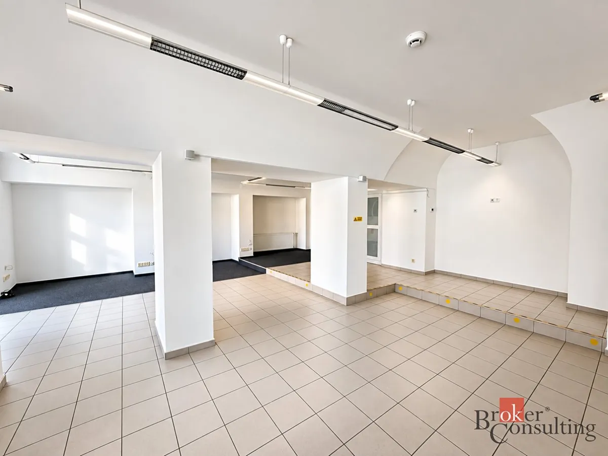 Pronájem kanceláře 180 m²