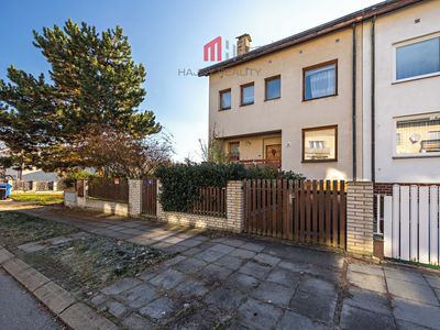Prodej rodinného domu 254 m², pozemek 390 m²