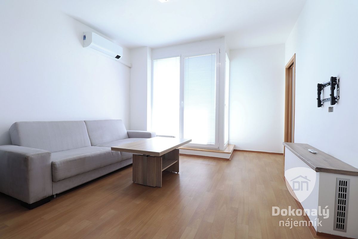 Pronájem bytu 2+kk 43 m² – fotografie 2