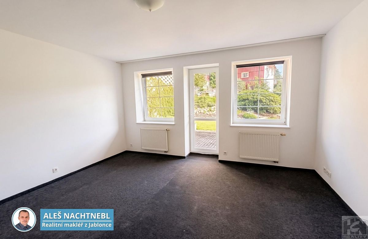 Pronájem bytu 1+kk 29 m² – fotografie 5