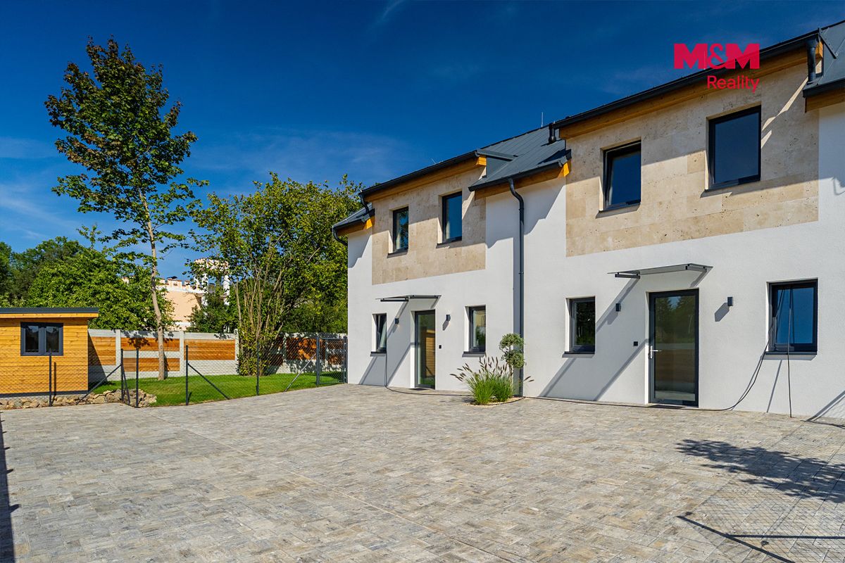 Prodej rodinného domu 118 m², pozemek 387 m² – fotografie 2
