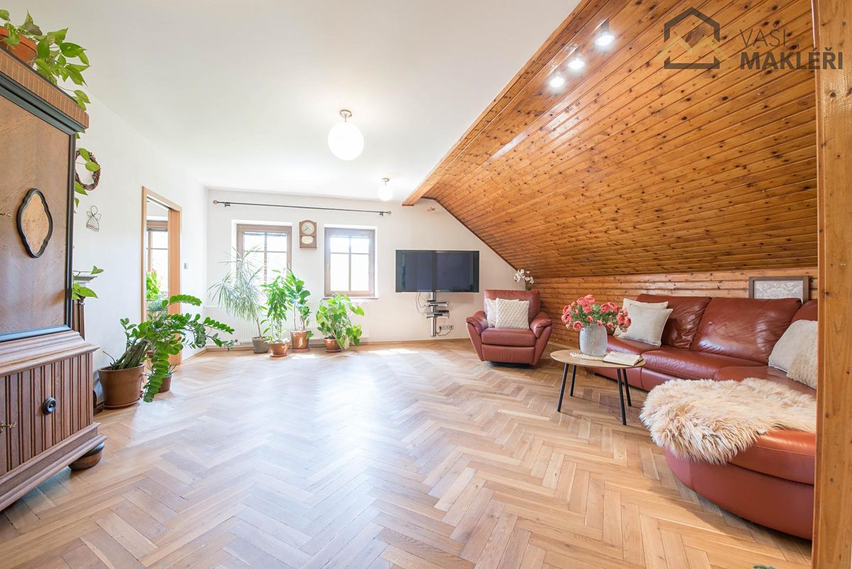Prodej rodinného domu 433 m², pozemek 5151 m² – fotografie 5