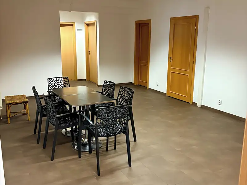 Pronájem kanceláře 130 m², Praha – náhled fotky 2