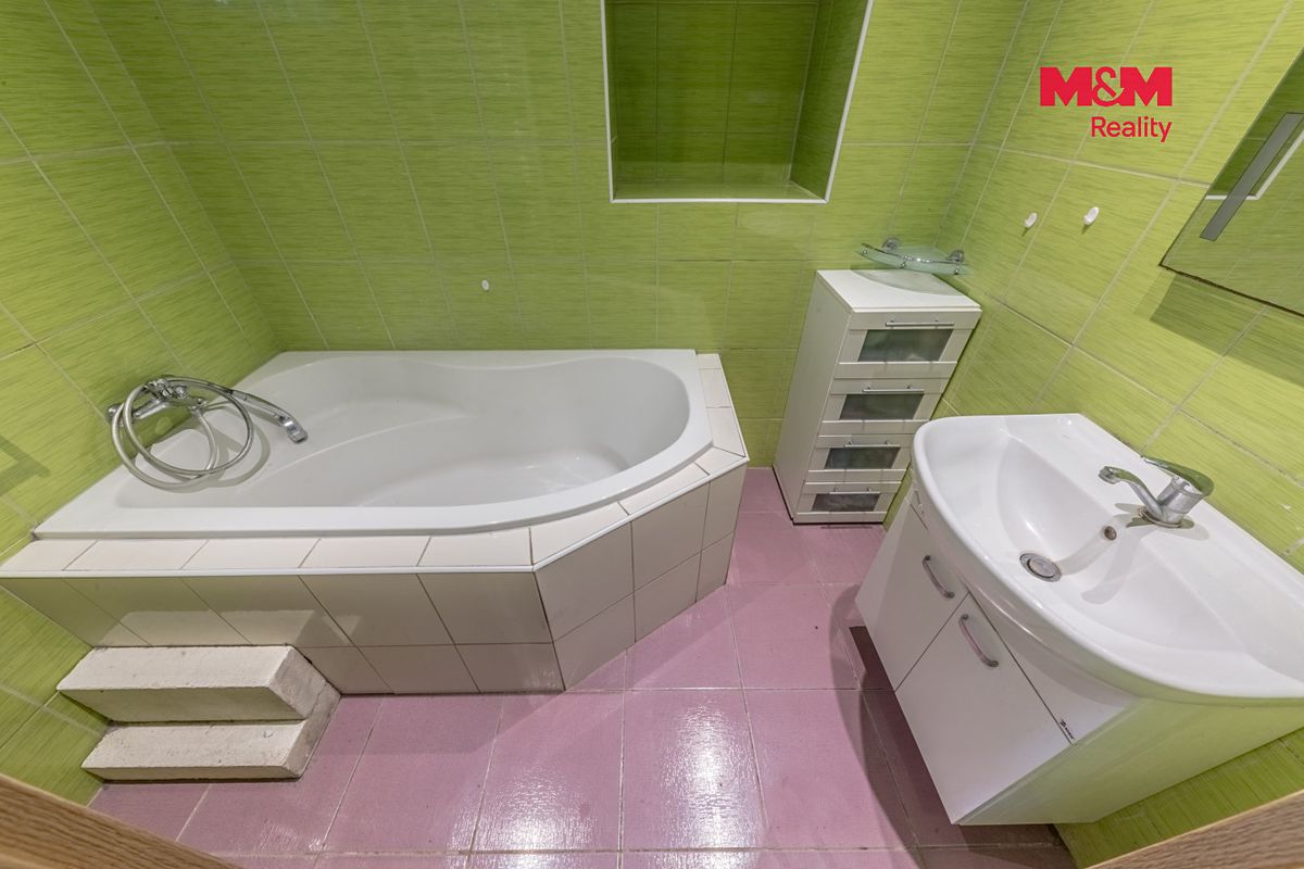Prodej rodinného domu 129 m², pozemek 159 m² – fotografie 3