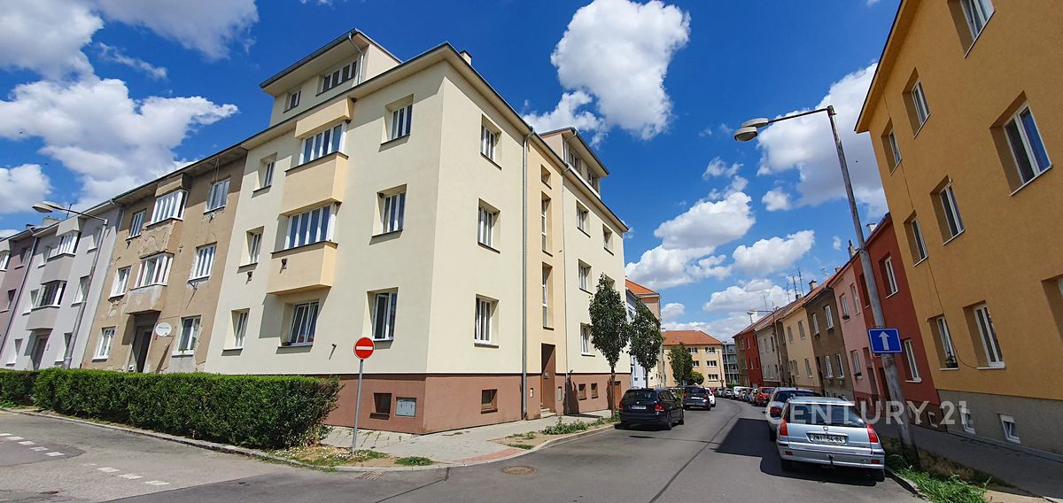 Pronájem bytu 3+kk 74 m² – fotografie 2