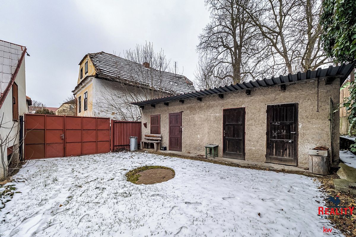 Prodej rodinného domu 330 m², pozemek 515 m² – fotografie 5