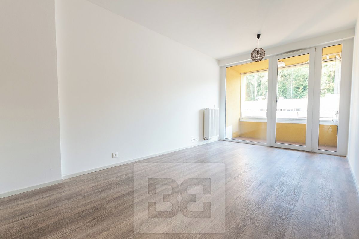 Pronájem bytu 2+kk 48 m² – fotografie 2