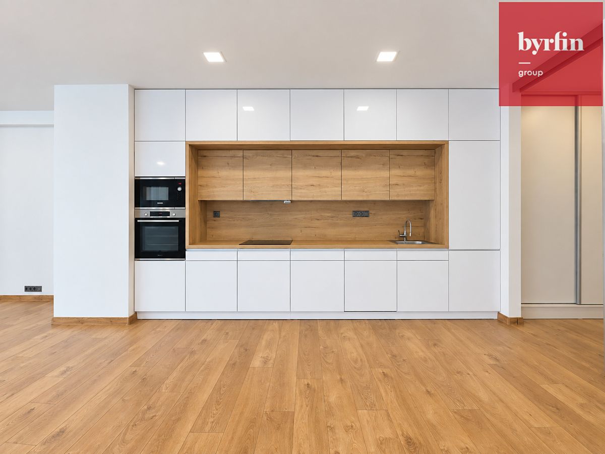 Pronájem bytu 2+kk 86 m² – fotografie 3
