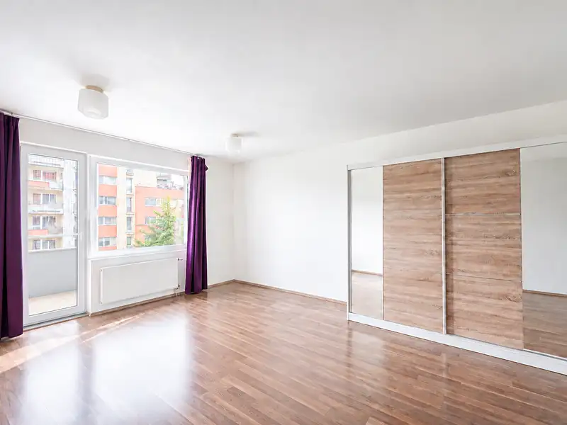 Prodej bytu 1+kk 36 m², Praha – náhled fotky 2