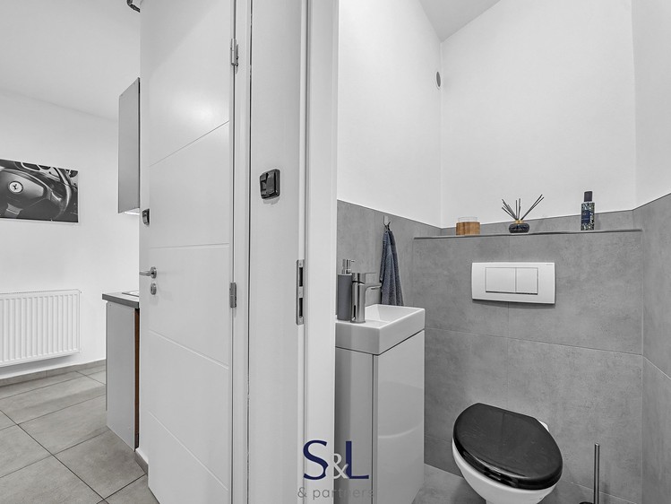 Нерухомість на продаж, 325 м² (13 з 32)
