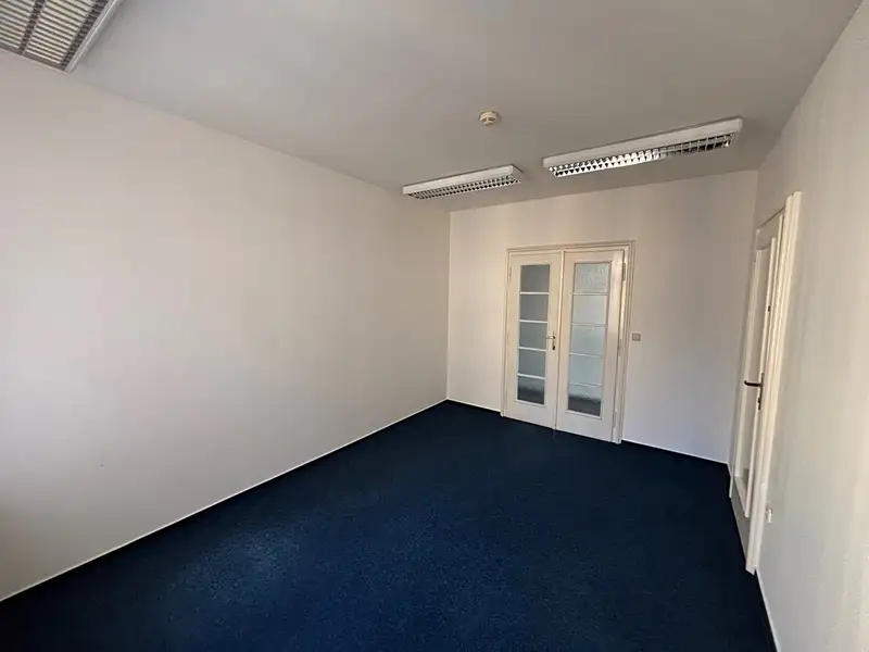 Pronájem kanceláře 17 m², Praha – náhled fotky 2