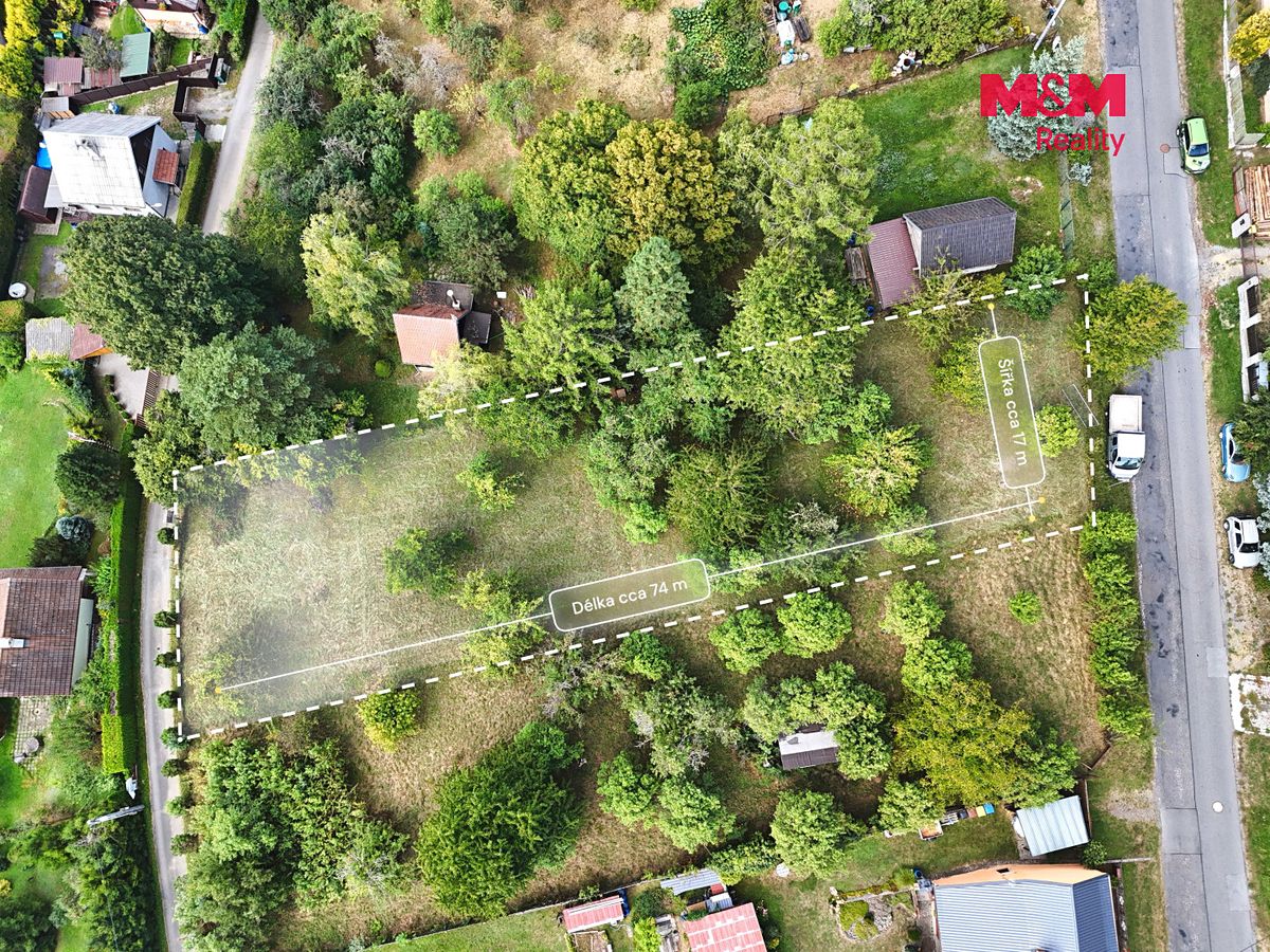 Prodej stavebního pozemku 1303 m² – fotografie 2