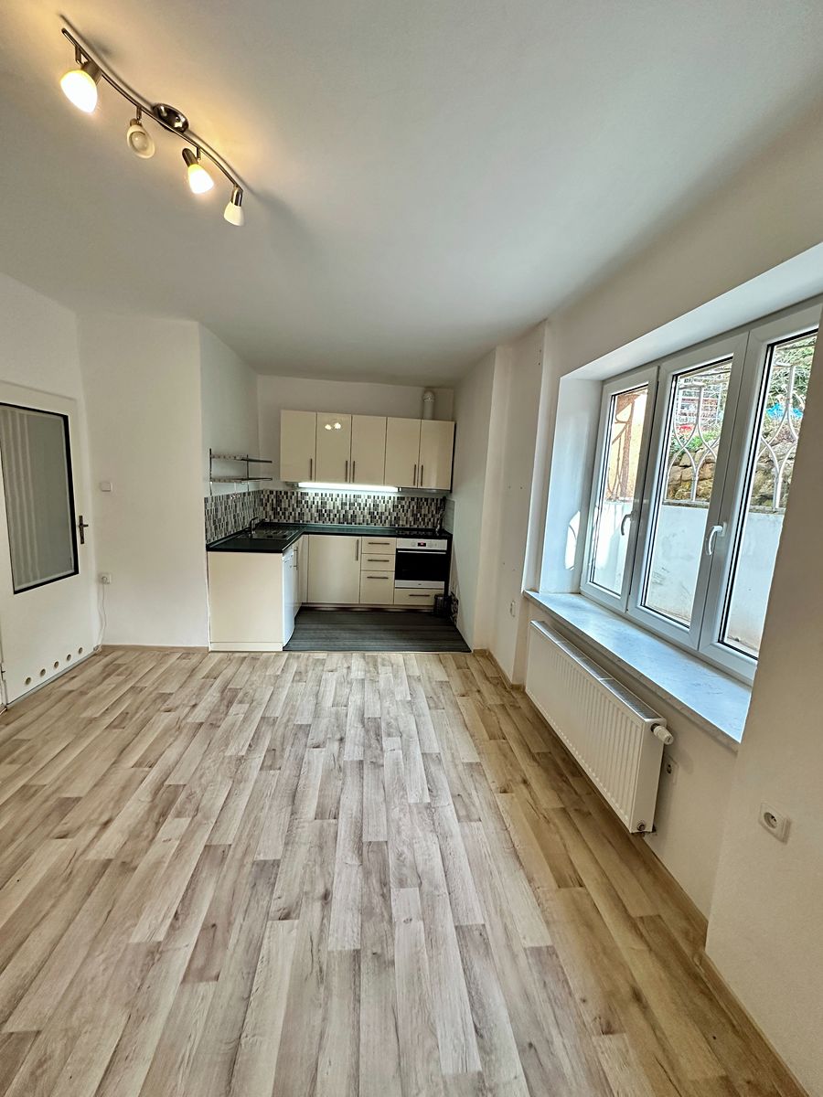 Pronájem bytu 1+kk 26 m² – fotografie 3
