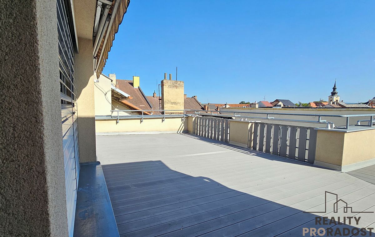 Pronájem bytu 4+kk 95 m² – fotografie 4