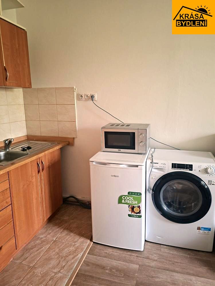 Pronájem bytu 1+kk 27 m² – fotografie 3