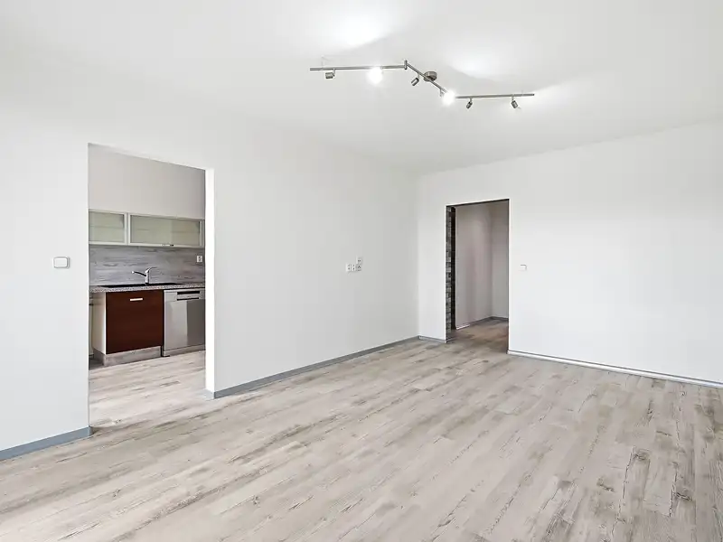 Prodej bytu 3+1 65 m², Praha – náhled fotky 1