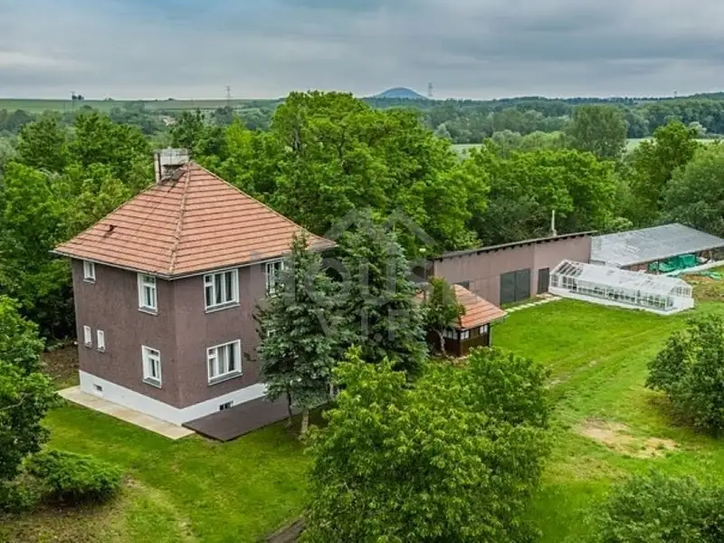 Prodej rodinného domu 240 m², pozemek 8000 m², Velvary – náhled fotky 2