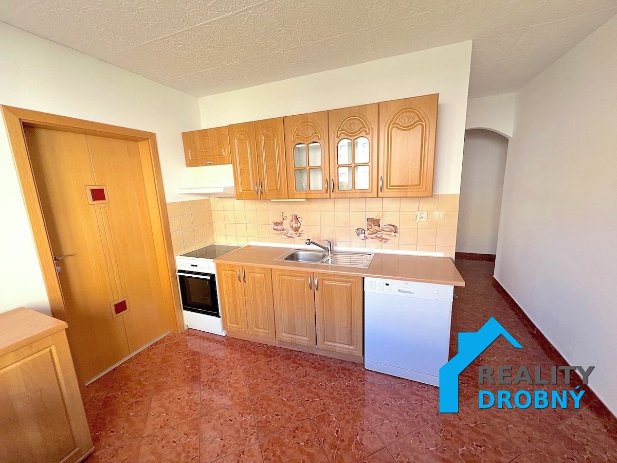 Pronájem bytu 3+1 66 m² – fotografie 2