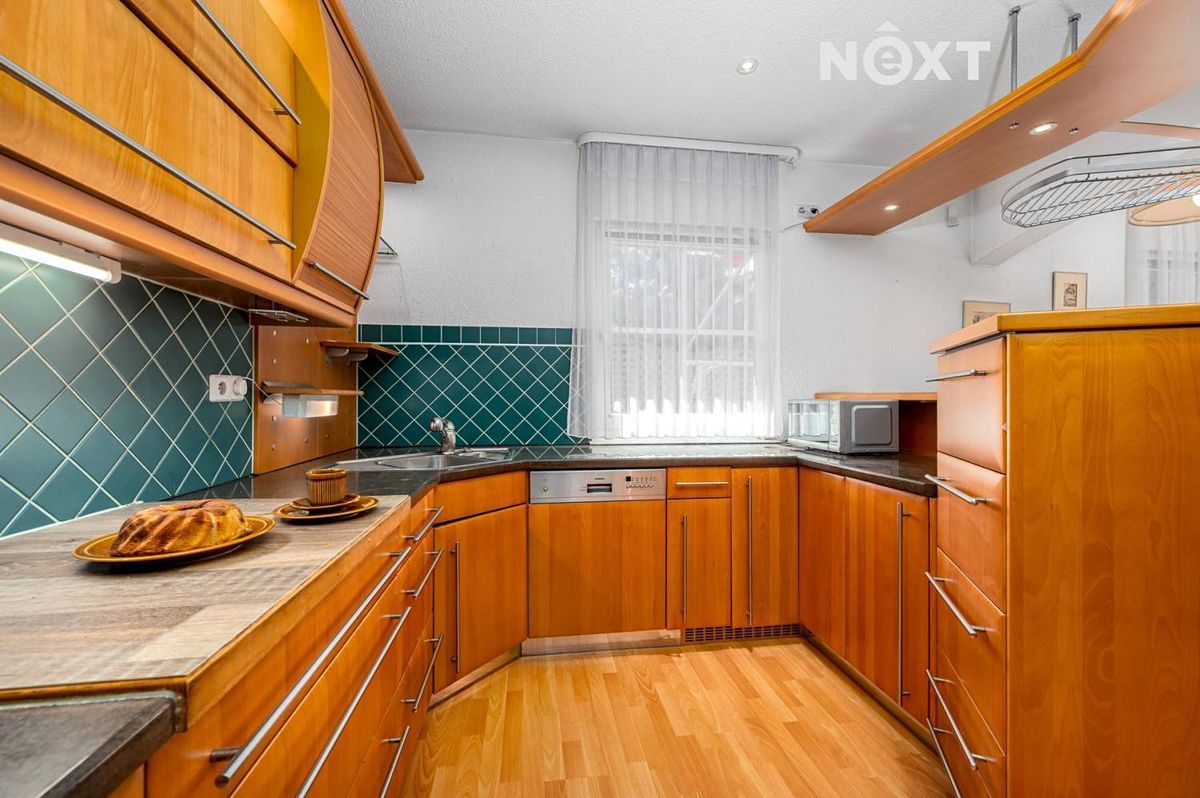 Prodej vily 250 m², pozemek 967 m² – fotografie 3