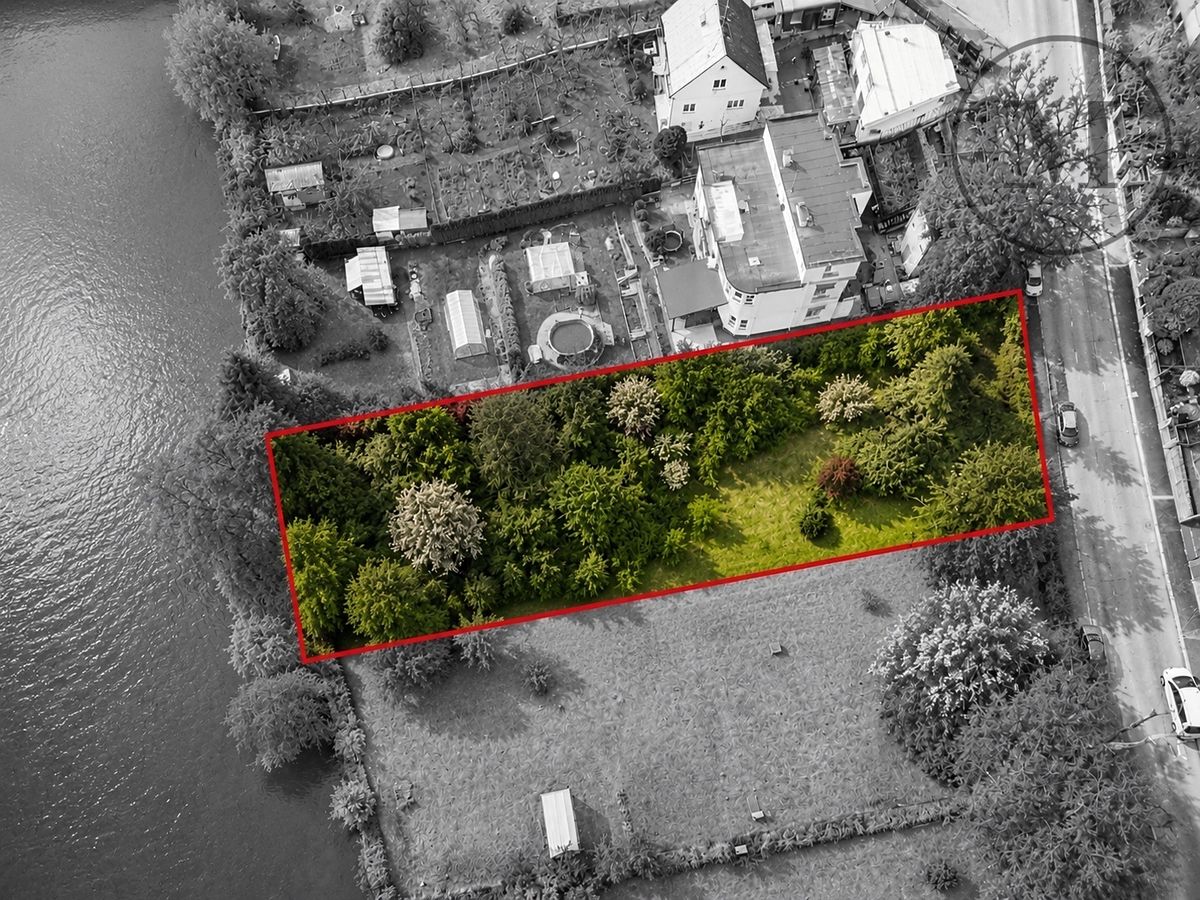 Prodej stavebního pozemku 1330 m² – fotografie 3