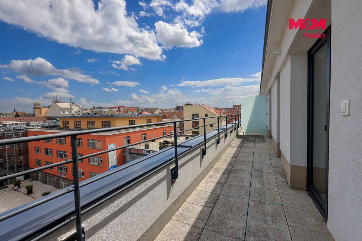Pronájem bytu 2+kk 70 m² – fotografie 3