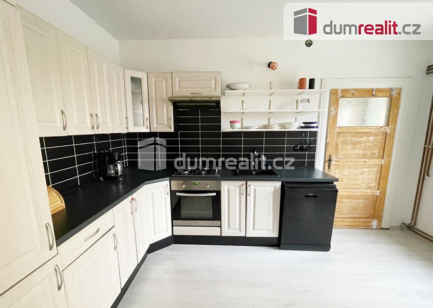 Pronájem rodinného domu 128 m², pozemek 420 m² – fotografie 3