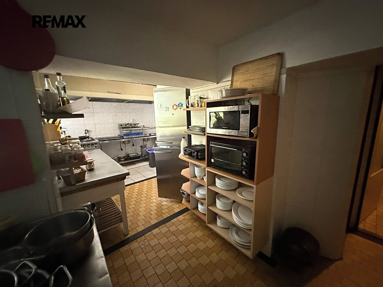 Комерційне приміщення на продаж, 600 м² (20 з 32)