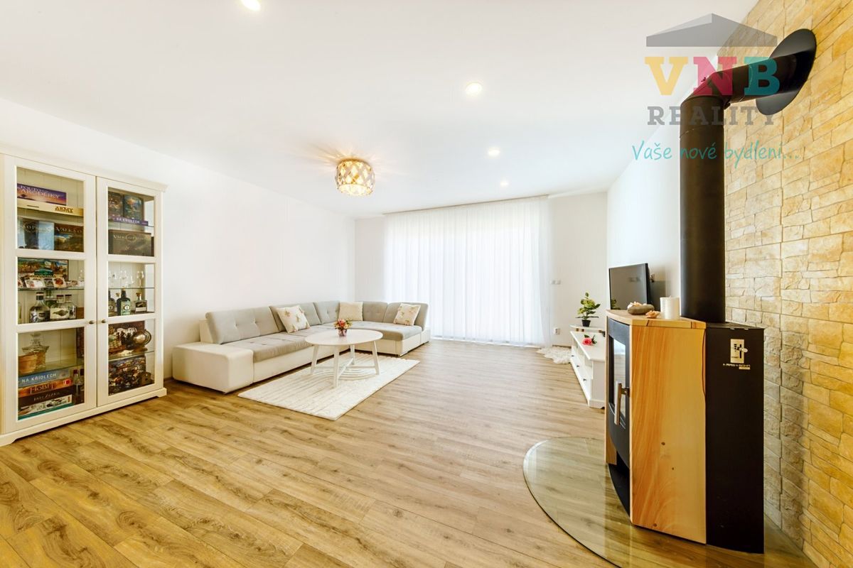 Prodej rodinného domu 140 m², pozemek 1544 m² – fotografie 2