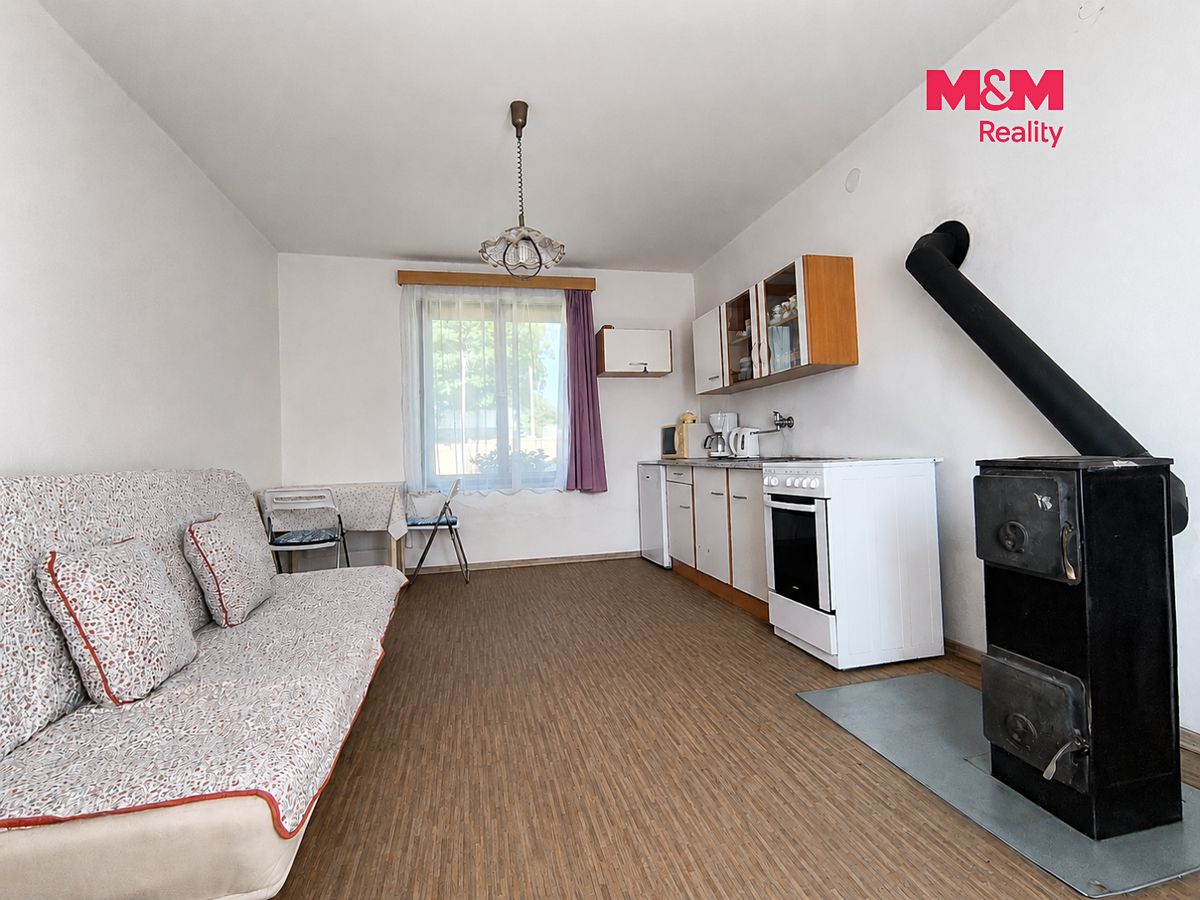 Prodej rodinného domu 224 m², pozemek 1055 m² – fotografie 3