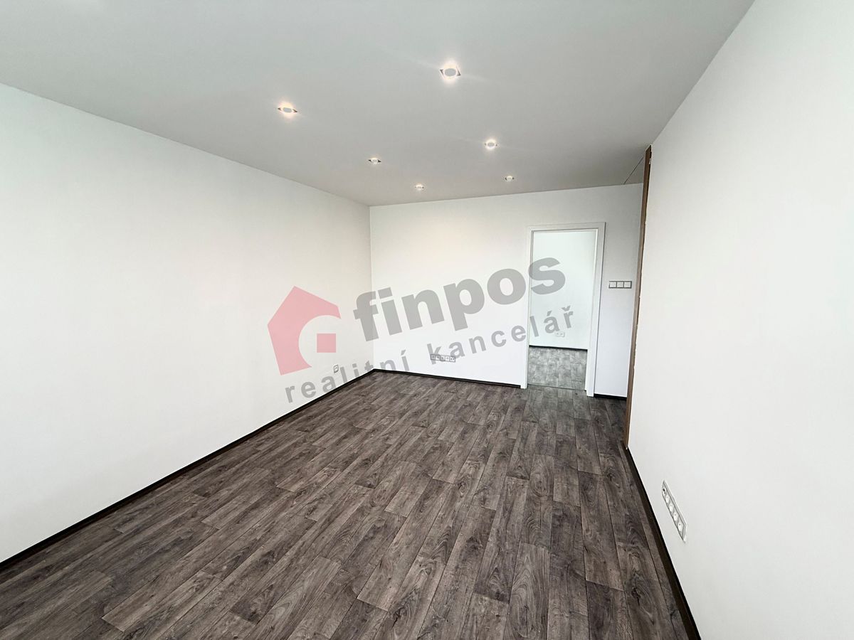 Pronájem bytu 2+1 49 m² – fotografie 3
