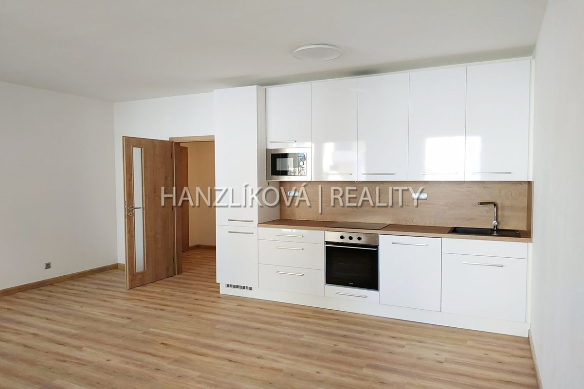 Pronájem bytu 1+kk 40 m²