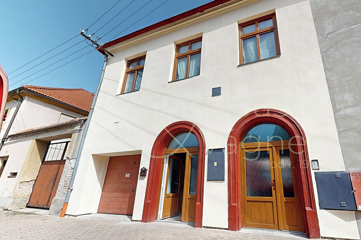 Prodej rodinného domu 205 m², pozemek 144 m²