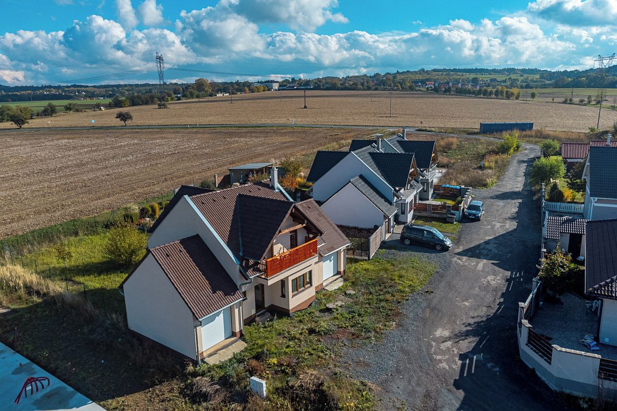 Prodej rodinného domu 146 m², pozemek 483 m² – fotografie 2