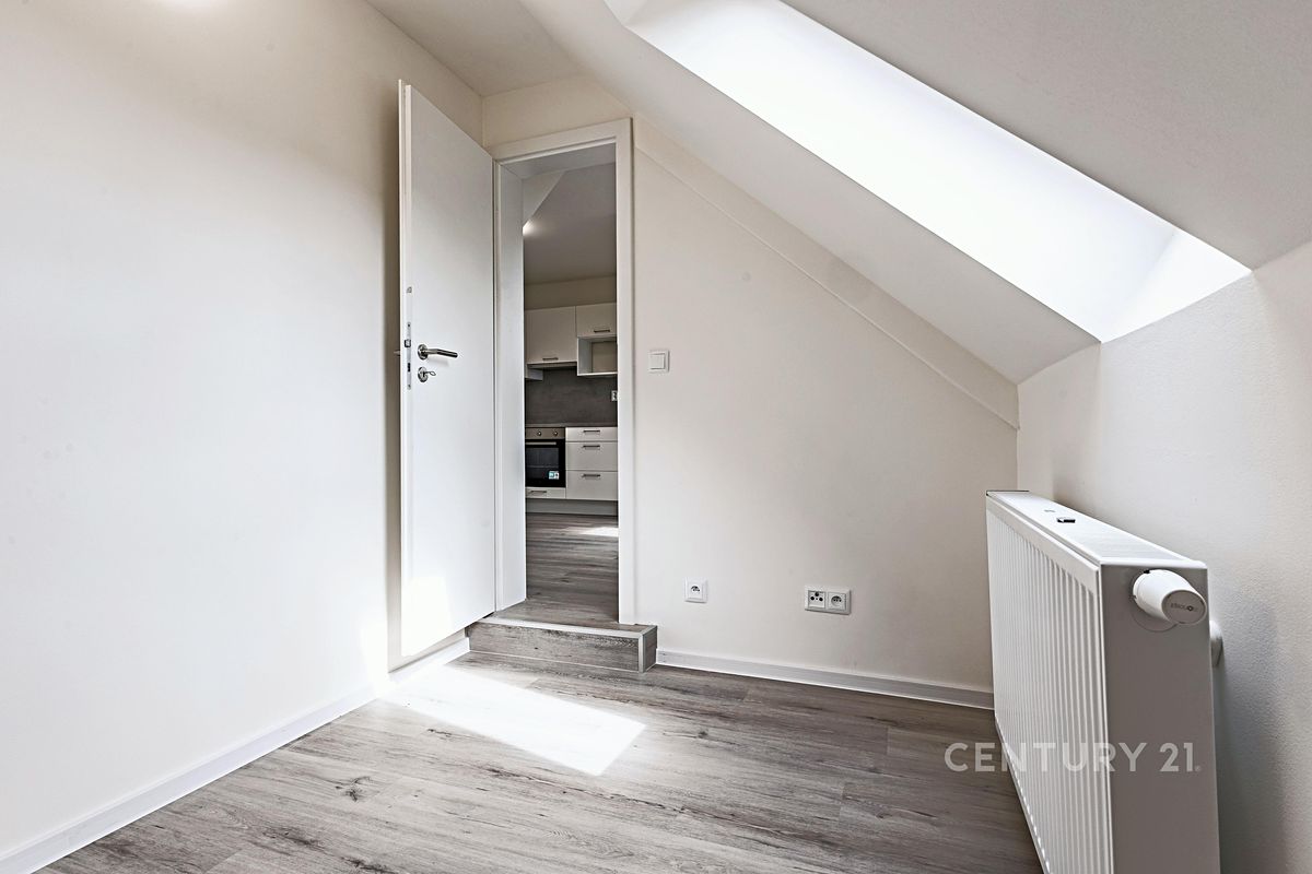 Pronájem bytu 2+kk 34 m² – fotografie 3