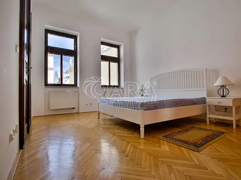 Pronájem bytu 2+kk 65 m², Praha – náhled fotky 2