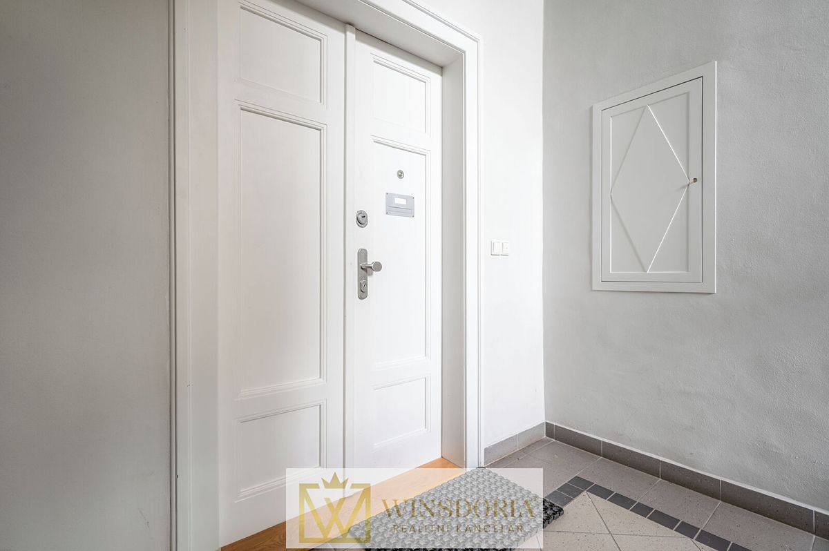 Pronájem bytu 1+kk 28 m² – fotografie 2