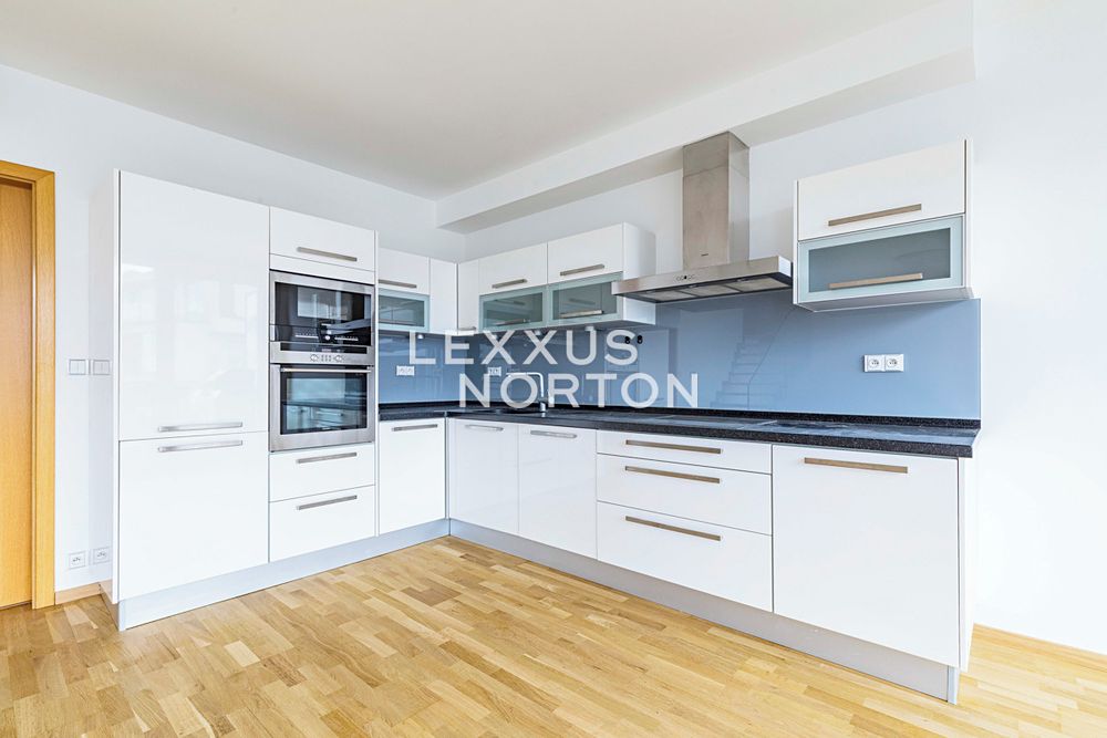 Pronájem bytu 4+kk 115 m² – fotografie 2