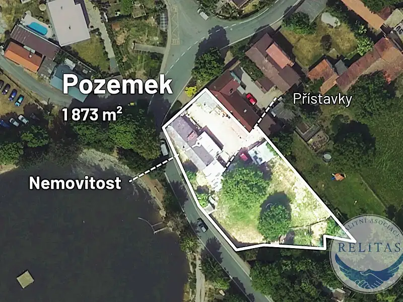 Prodej stavebního pozemku 1873 m², Králův Dvůr – náhled fotky 1