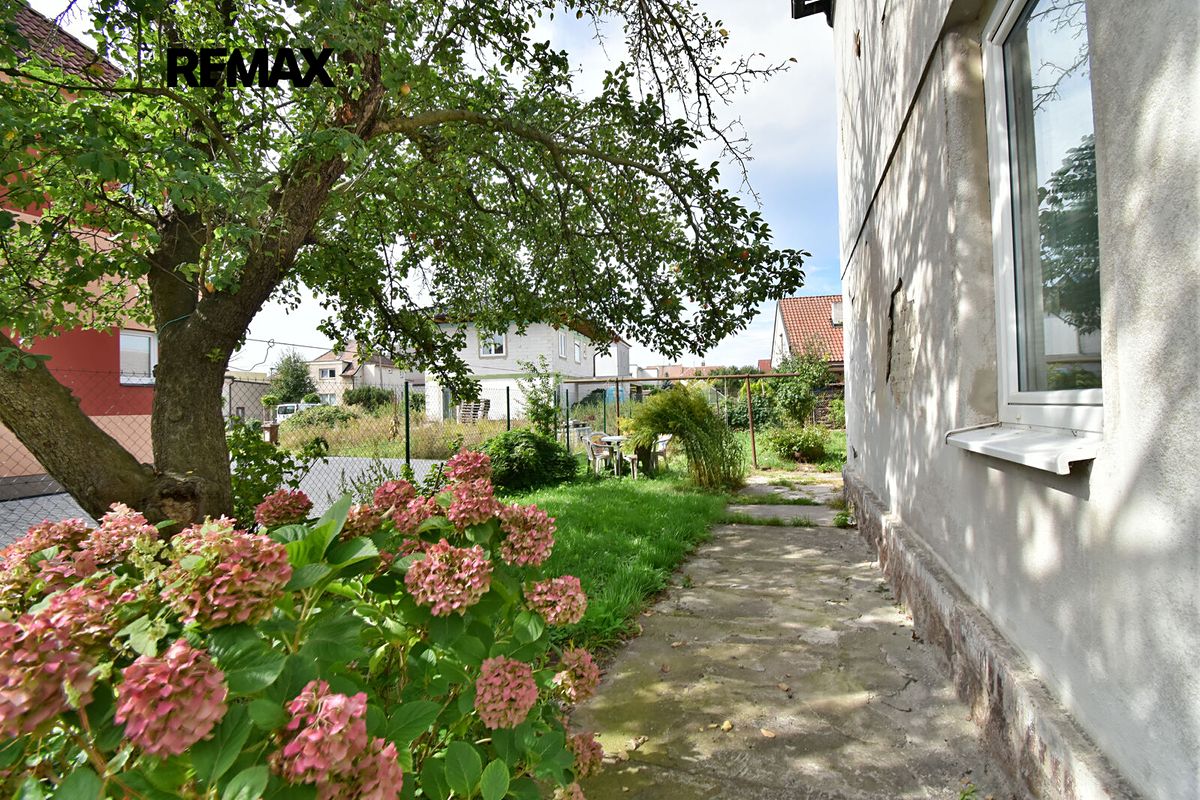 Prodej rodinného domu 174 m², pozemek 155 m² – fotografie 2