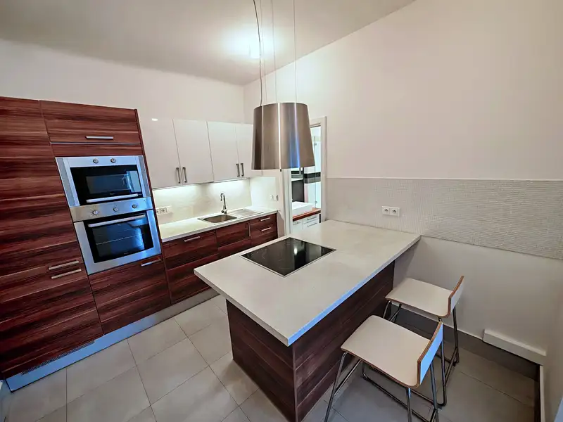 Prodej bytu 2+kk 50 m², Praha – náhled fotky 1