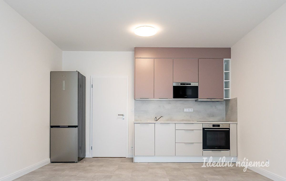 Pronájem bytu 1+kk 35 m²