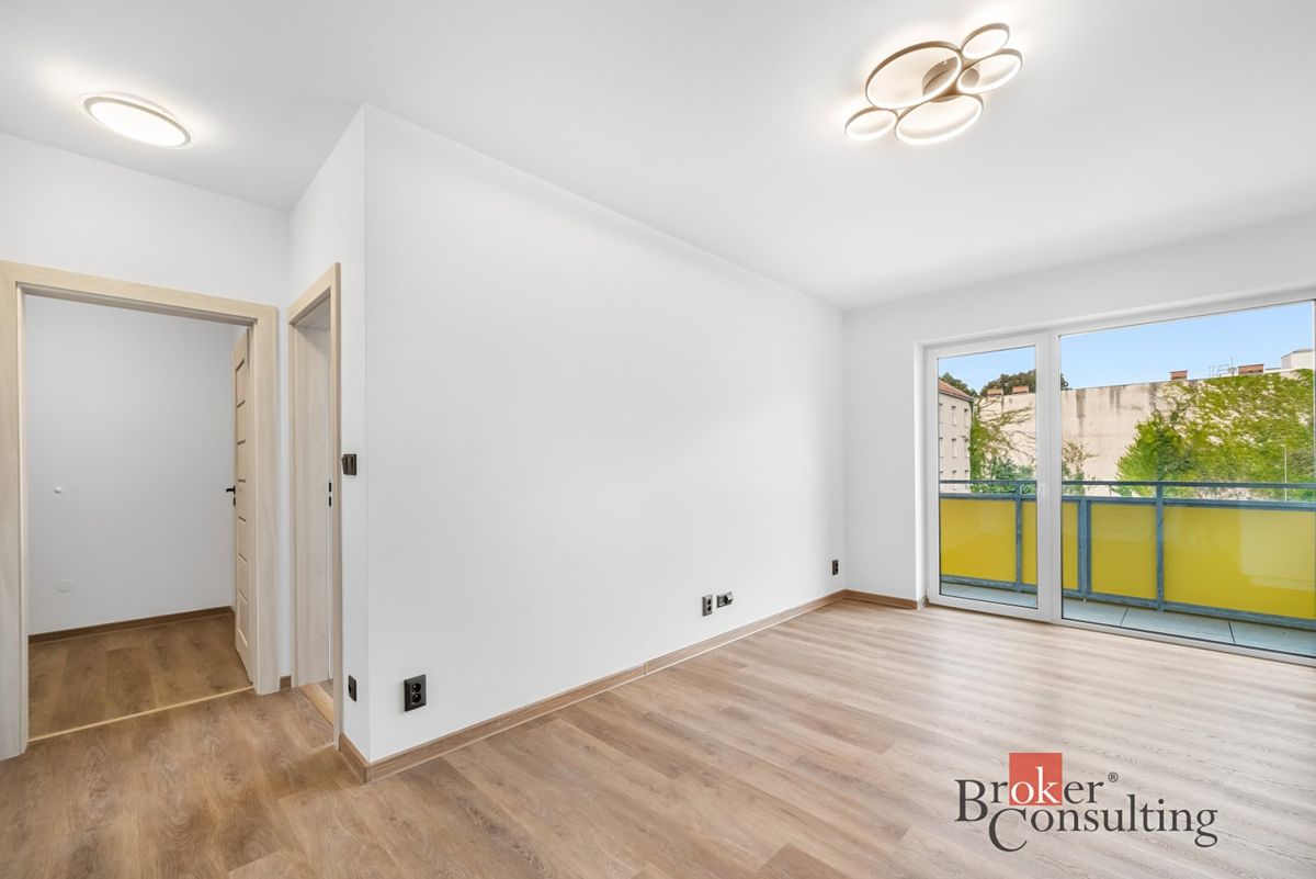 Pronájem bytu 2+kk 44 m² – fotografie 5