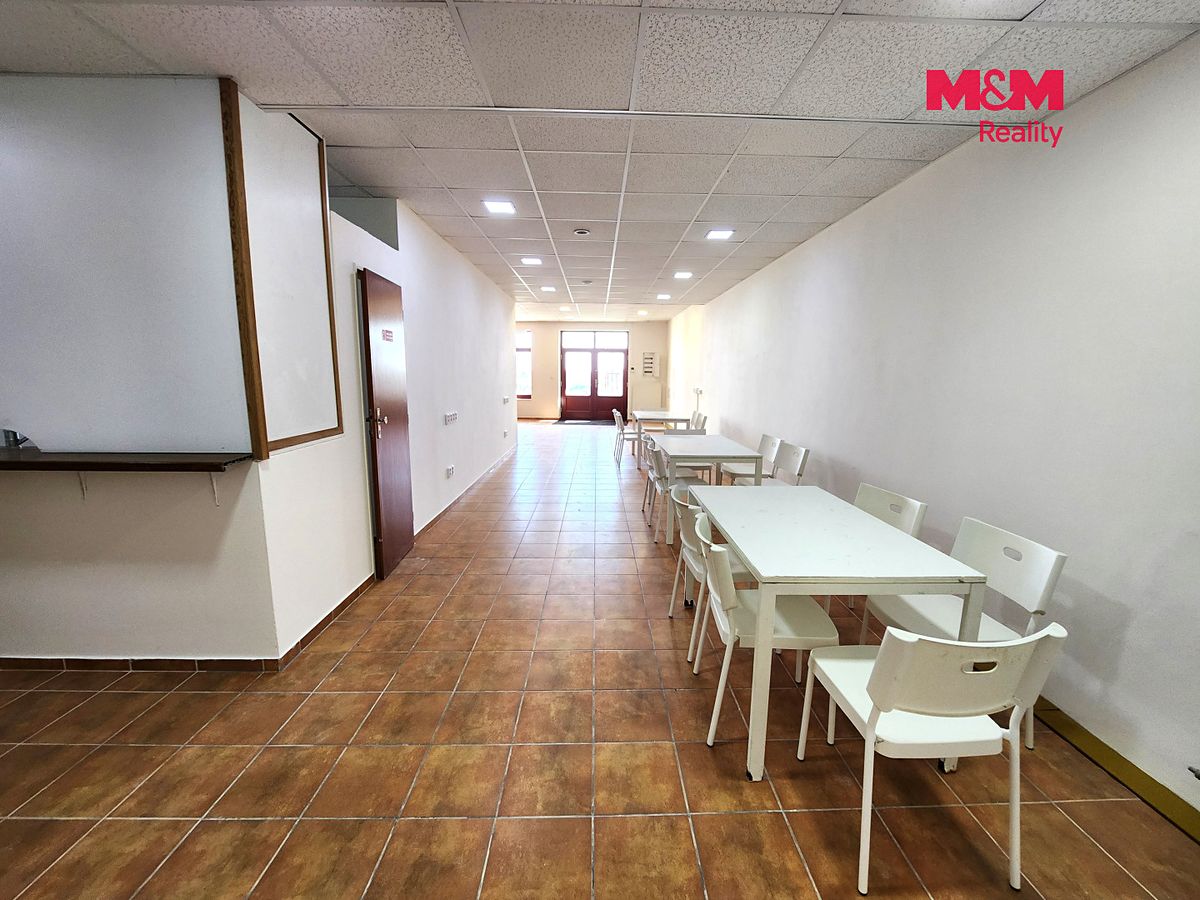 Prodej obchodního prostoru 120 m² – fotografie 2