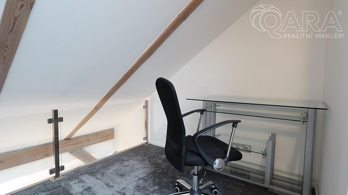 Pronájem bytu 2+kk 80 m² – fotografie 2