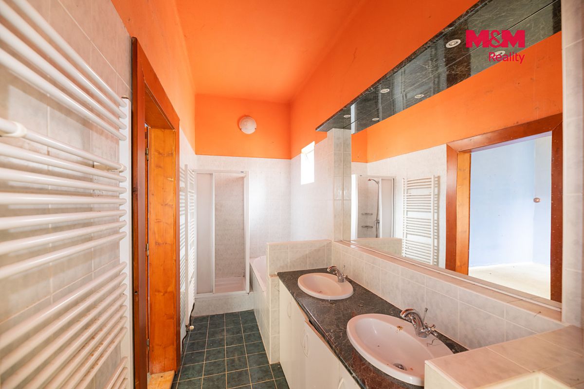 Prodej rodinného domu 200 m², pozemek 408 m² – fotografie 5
