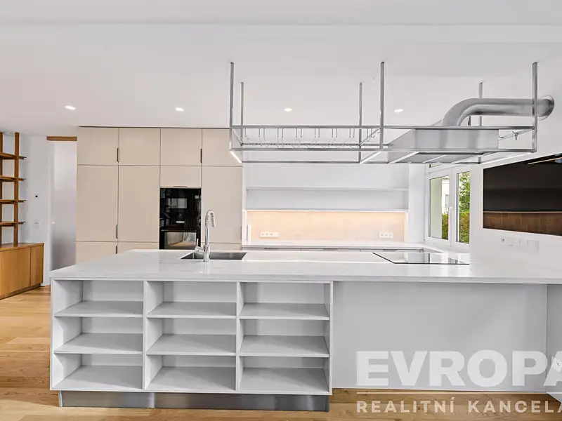 Pronájem bytu 4+kk 113 m², Praha – náhled fotky 3